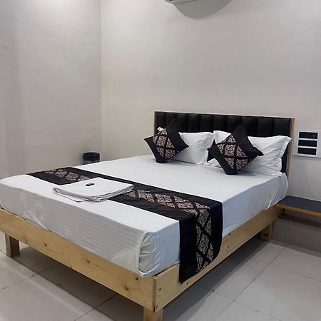 Hotel Hampton Vyara Dış mekan fotoğraf